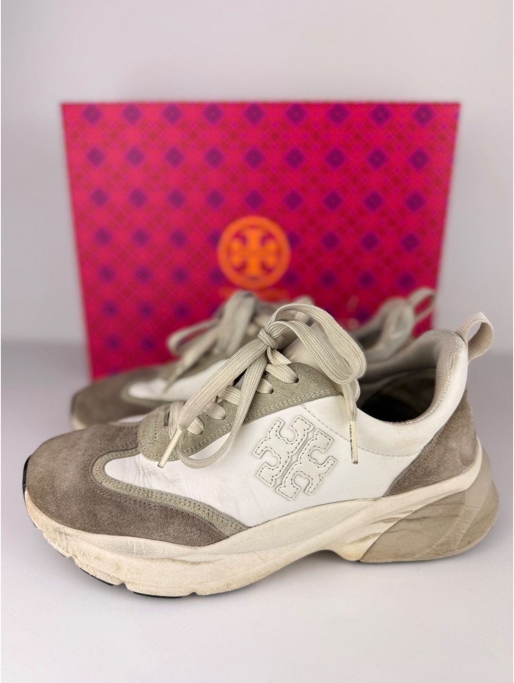 Tory Burch Good Luck Trainer Sneakers Suede White Ivory Beige Size 8.5